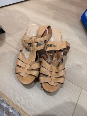 Express Tan Leather Strappy Sandals with Buckle